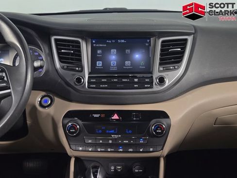 Used 2016 Hyundai Tucson Limited w/ Option Group 03 FWD image 25