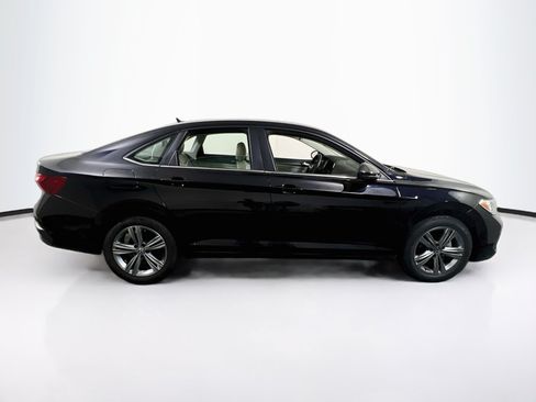 Used 2023 Volkswagen Jetta SE FWD image 4