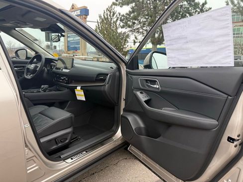 New 2026 Nissan Rogue Platinum image 13