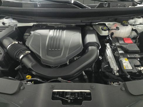 Used 2025 GMC Acadia AT4 image 8