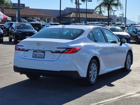 Used 2026 Toyota Camry LE w/ Convenience Package image 5