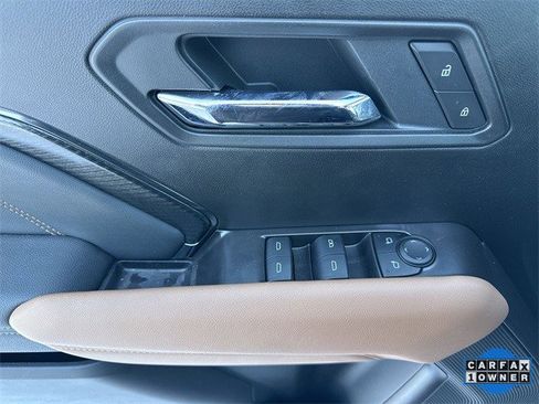 Used 2025 GMC Canyon AT4 image 32