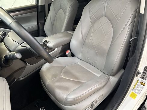 Used 2021 Toyota Highlander Platinum image 20