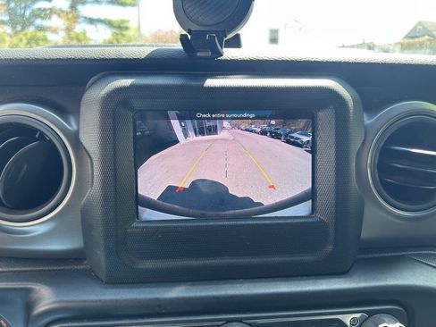 Used 2022 Jeep Wrangler Sport AWD/4WD image 15