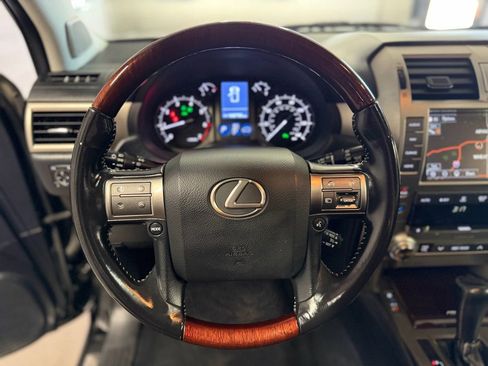 Used 2016 Lexus GX 460 image 11