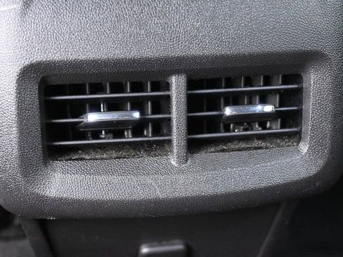 Used 2024 Chevrolet Equinox LT image 27