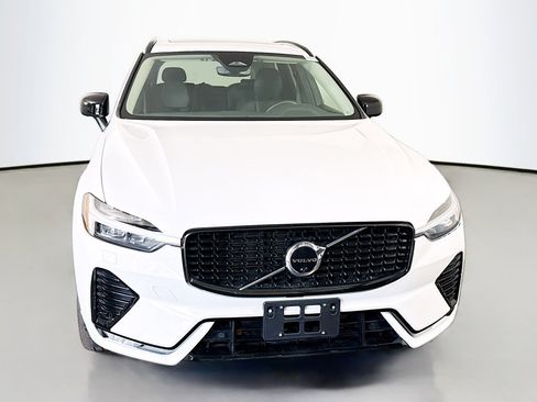 Used 2023 Volvo XC60 B5 Plus w/ Climate Package AWD/4WD image 2