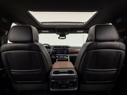Used 2024 GMC Sierra 3500 Denali Ultimate image 12
