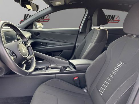 Certified 2025 Hyundai Elantra Sport image 9