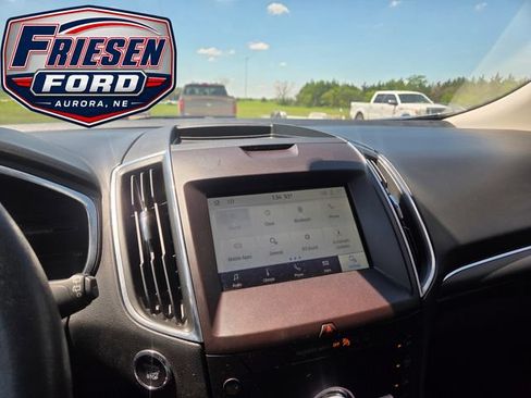 Used 2020 Ford Edge Titanium AWD/4WD image 19