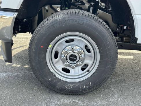 New 2025 Ford F250 XL w/ XL Chrome Package image 7