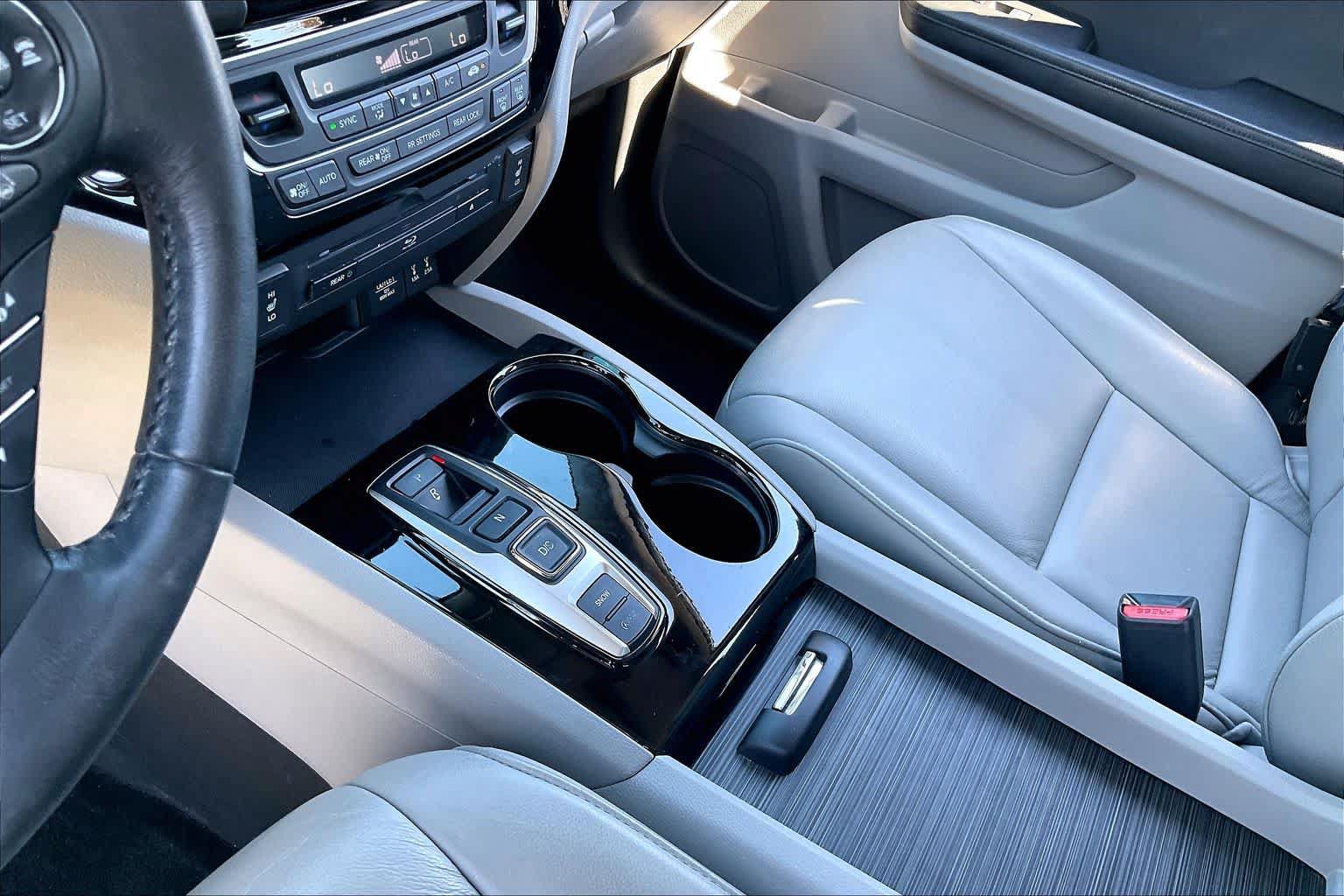 Used 2016 Honda Pilot Touring image 15
