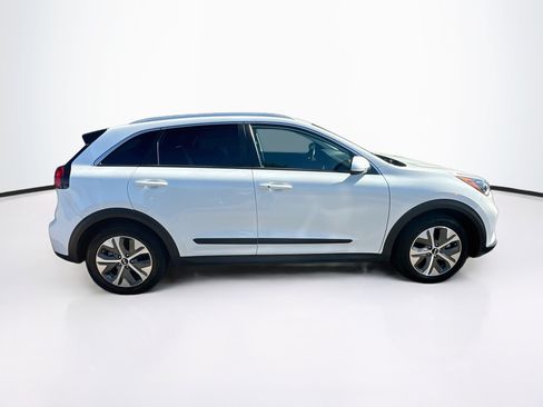 Used 2020 Kia Niro EX Premium w/ Cold Weather Package FWD image 10