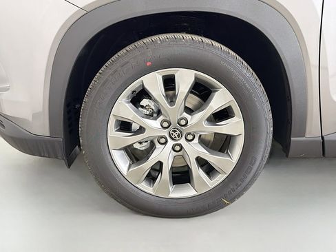 New 2026 Toyota Grand Highlander AWD image 29