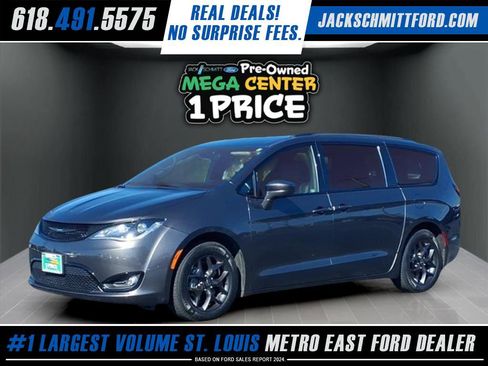 Used 2020 Chrysler Pacifica Touring-L Plus w/ S Appearance Package image 1