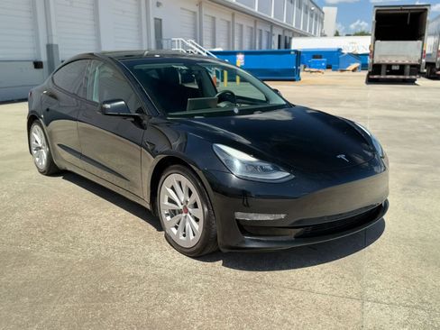 Used 2021 Tesla Model 3 Long Range AWD/4WD image 4