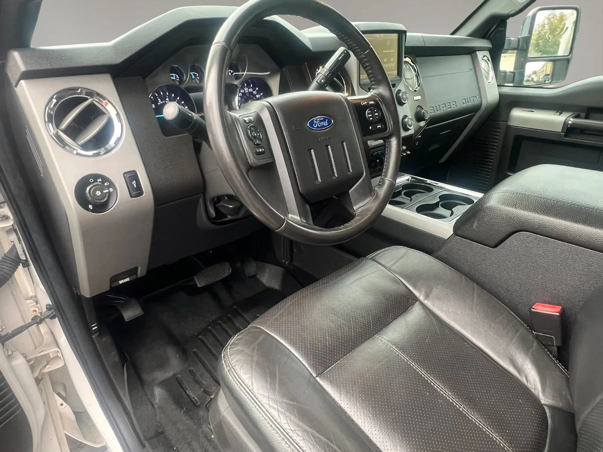 Used 2016 Ford F250 Lariat w/ Lariat Ultimate Package AWD/4WD image 13