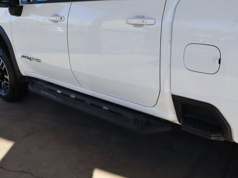 Used 2021 GMC Sierra 2500 AT4 image 13