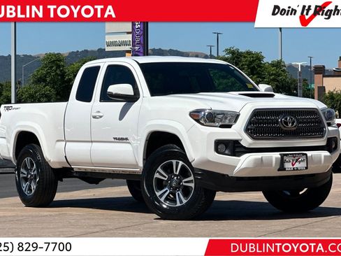 Certified 2016 Toyota Tacoma TRD Sport RWD image 1