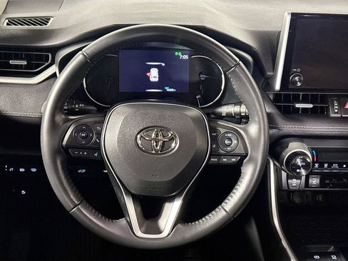 Used 2023 Toyota RAV4 XLE Premium AWD/4WD image 13
