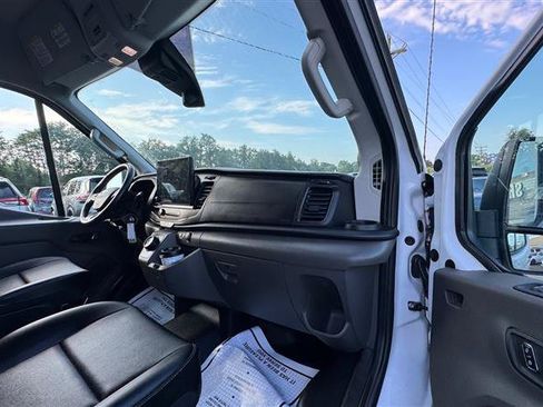 Used 2023 Ford E-Transit Medium Roof RWD image 39