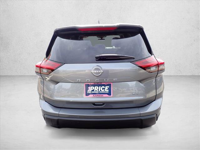 Used 2024 Nissan Rogue SV w/ SV Premium Package FWD image 3