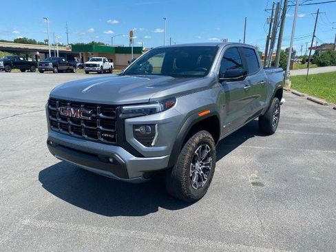 Used 2024 GMC Canyon AT4 w/ AT4 Premium Package AWD/4WD image 3