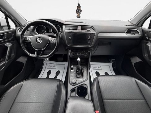Used 2018 Volkswagen Tiguan SE AWD/4WD image 16