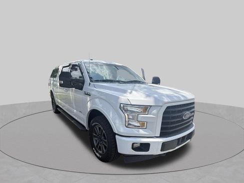 Used 2017 Ford F150 XLT w/ Equipment Group 302A Luxury AWD/4WD image 4