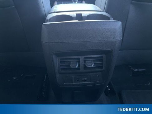 Used 2023 GMC Canyon Denali image 16