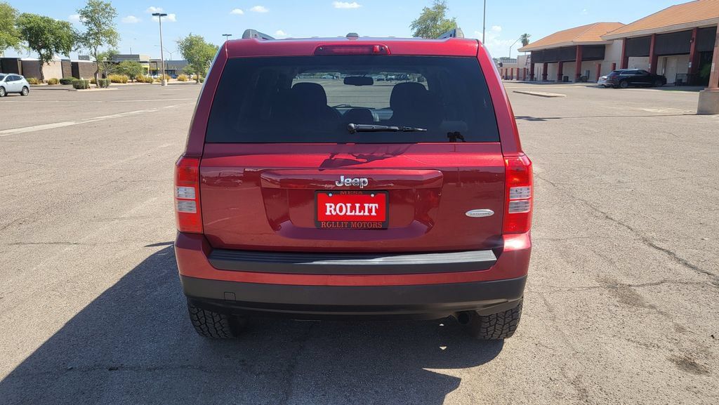 Used 2014 Jeep Patriot Latitude FWD image 10