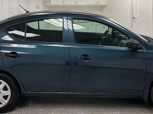 Used 2017 Nissan Versa S Plus image 4