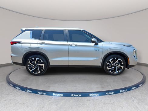 Used 2025 Mitsubishi Outlander SE AWD/4WD image 5