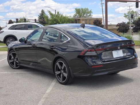 Used 2025 Honda Accord Sport image 18