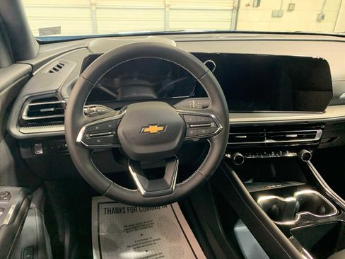 New 2026 Chevrolet Traverse LT w/ Driver Confidence Package AWD/4WD image 4