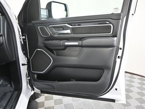 Used 2020 RAM 1500 Laramie AWD/4WD image 13