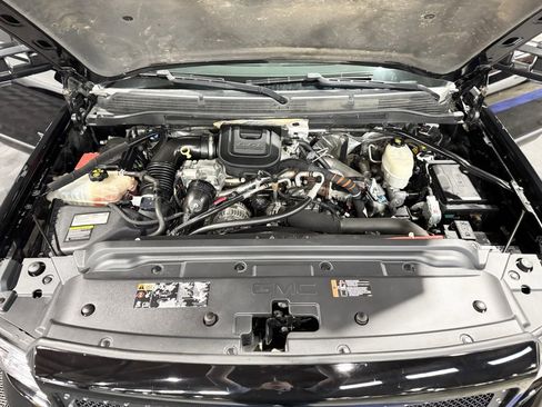 Used 2015 GMC Sierra 2500 Denali w/ Duramax Plus Package image 10