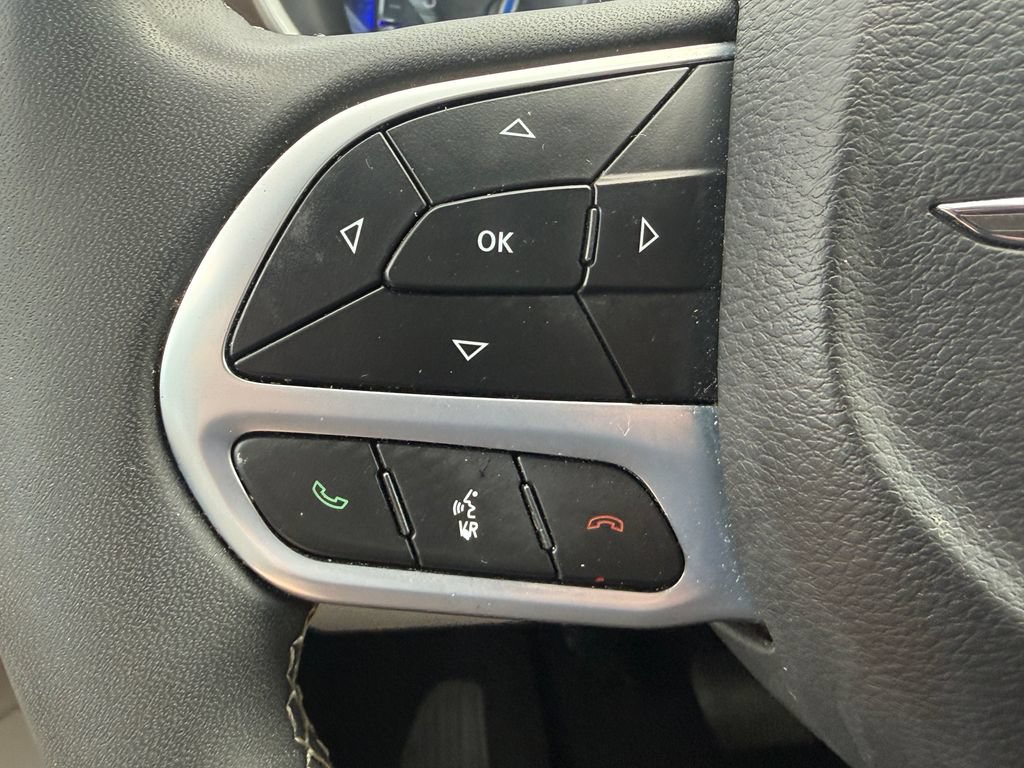 Used 2023 Chrysler Voyager LX FWD image 25