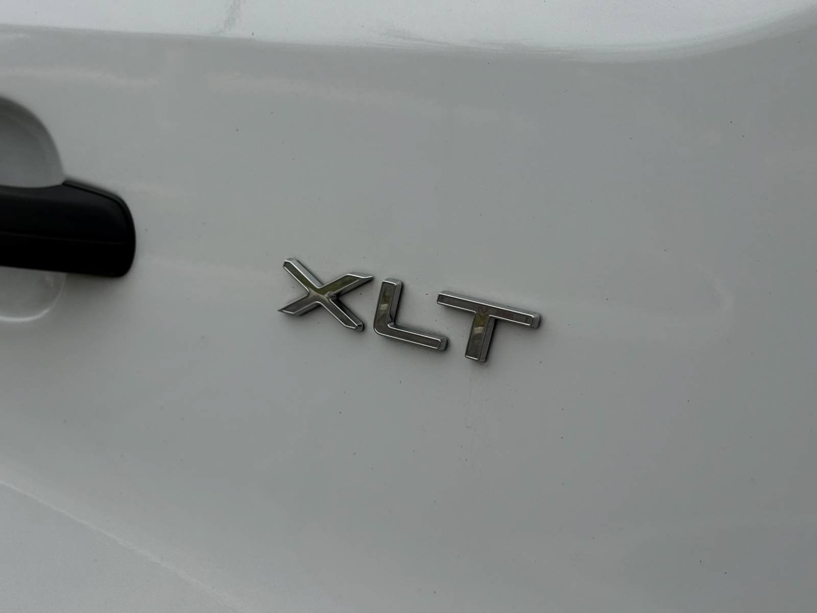 Used 2023 Ford Transit 350 XLT RWD image 13