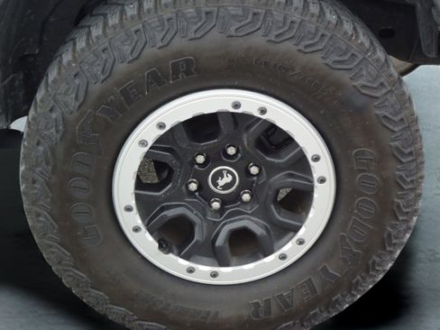 Used 2023 Ford Bronco Outer Banks w/ Sasquatch Package image 9