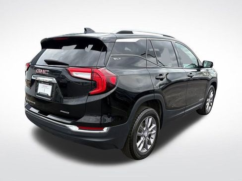 Used 2023 GMC Terrain SLT image 3