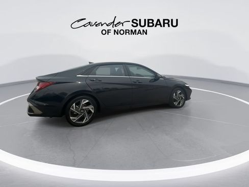 Used 2025 Hyundai Elantra Limited FWD image 9