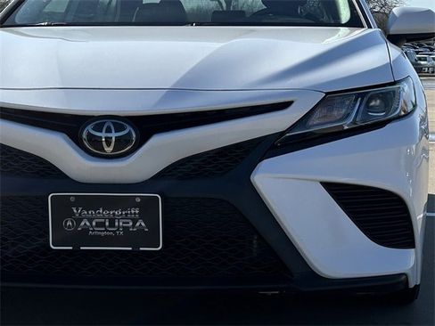 Used 2020 Toyota Camry SE image 9