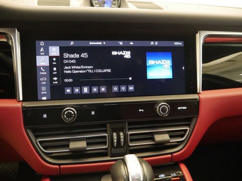 Certified 2023 Porsche Macan S image 46