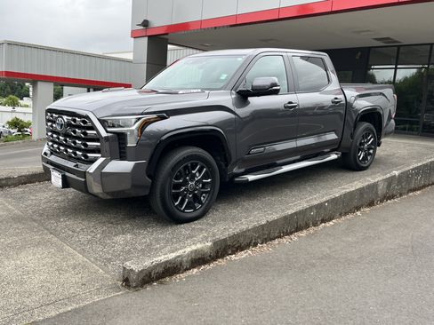 Used 2024 Toyota Tundra Platinum AWD/4WD image 4
