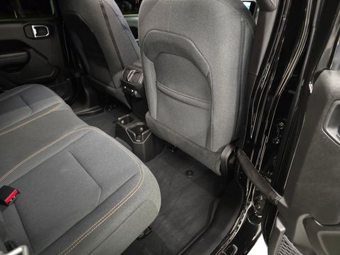 Used 2025 Jeep Wrangler Sport S image 29