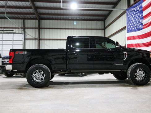 Used 2018 Ford F250 Lariat w/ Lariat Ultimate Package image 14