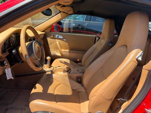 Used 2010 Porsche 911 Cabriolet image 16