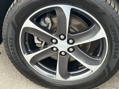 Used 2018 Buick Enclave Essence w/ Trailering Package image 9