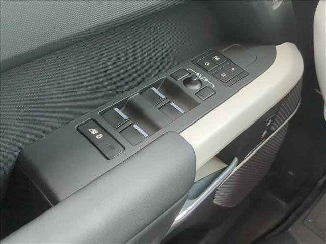 Used 2024 Land Rover Defender 110 S AWD/4WD image 10